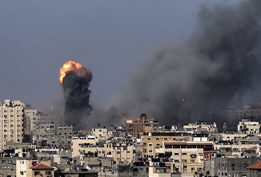 Reportan más de 50 de fallecidos en Gaza tras bombardeo de Israel