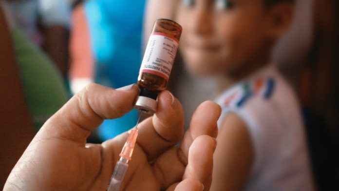 Aseguran que se requiere al menos 450 mil vacunas para inmunizar al 70% de los neoespartanos
