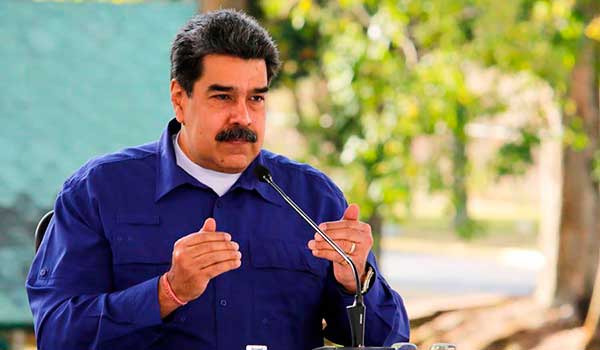 Maduro ofrecerá 5.000 cupos universitarios anuales para extranjeros