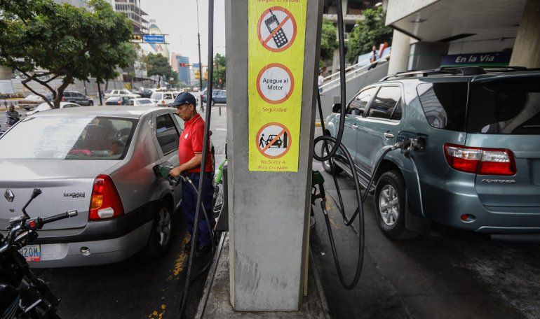 Solo 30% de las gasolineras están operativa en Venezuela