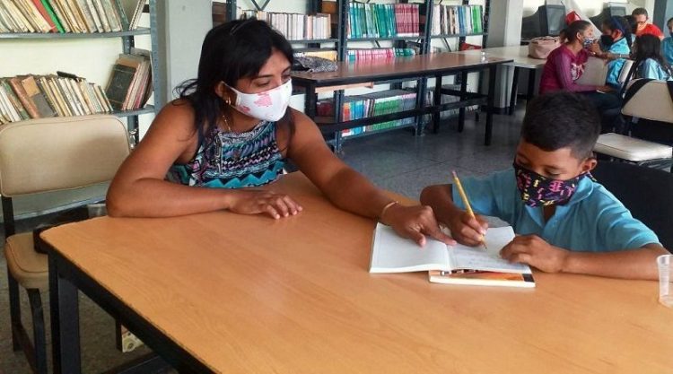 Solo 20% de los estudiantes venezolanos han acudido a las asesorías académicas