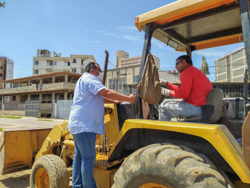 Alcalde Francisco González inspeccionó avances de obras en Mariño