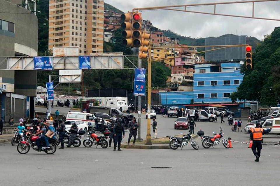 Registran nuevo tiroteo en La Vega entre antisociales y funcionarios policiales este #14Jun