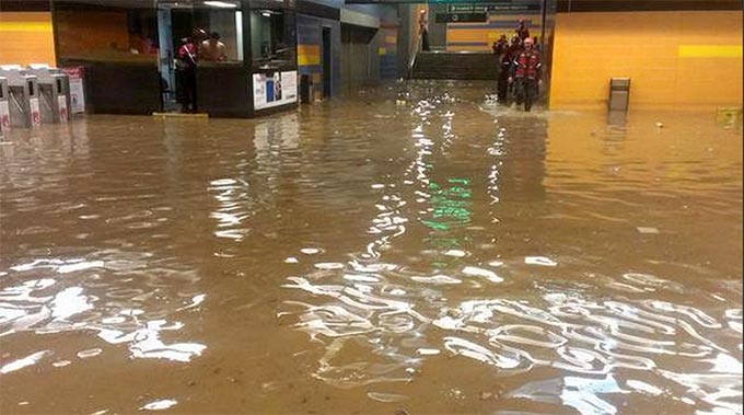 Estación La Bandera del Metro de Caracas se inundó tras fuertes precipitaciones (+Video)