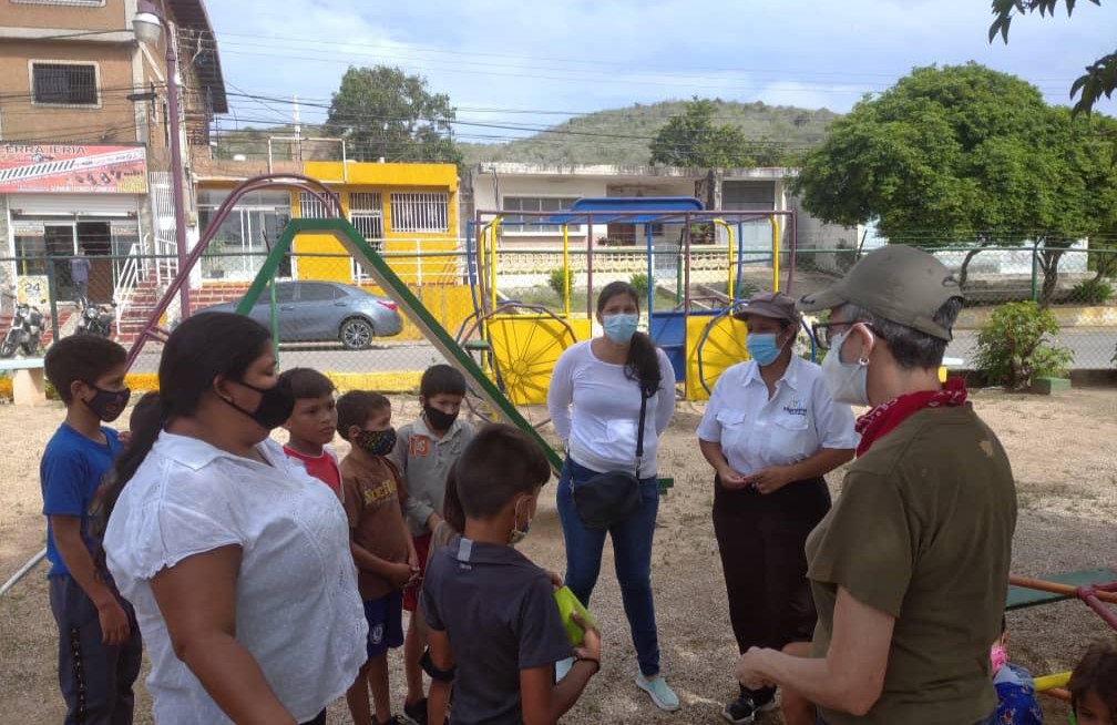 Programa «Escuela Ejemplar» garantiza educación a niños en Maneiro