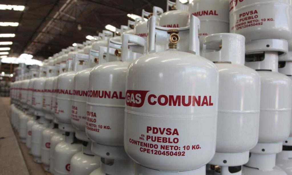 Al menos 1 mil 495 familias de La Auyama fueron atendidas con gas doméstico