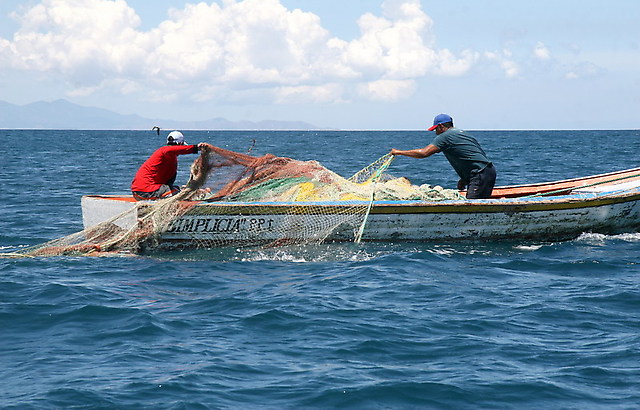 Reportan que tres pescadores de Boca de Río han desaparecido en alta mar