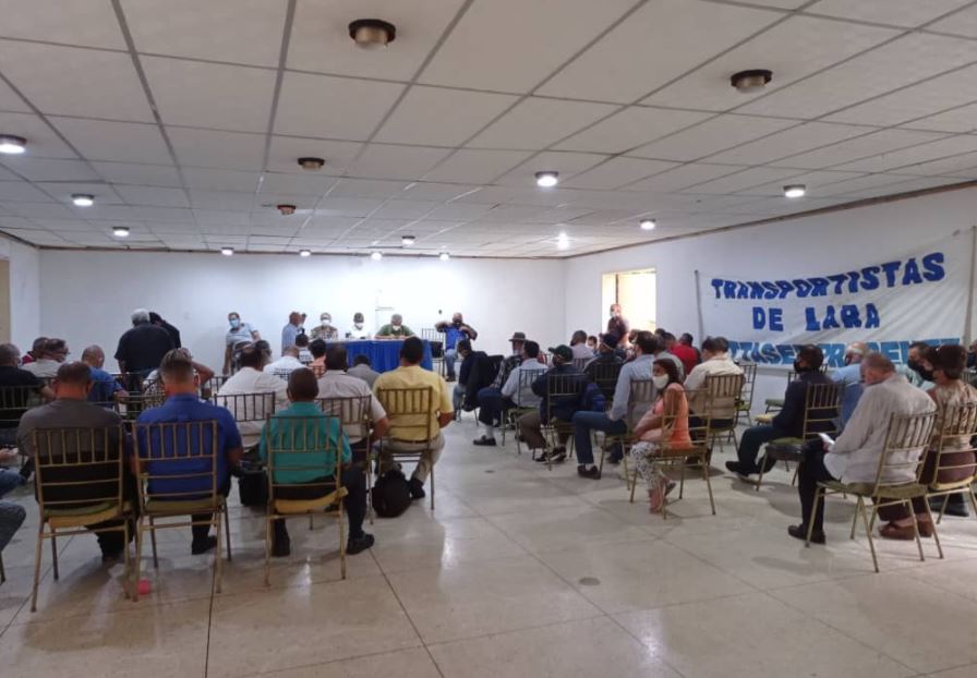 Transportistas exigen el fin de la “pandemia de la matraca” en Venezuela