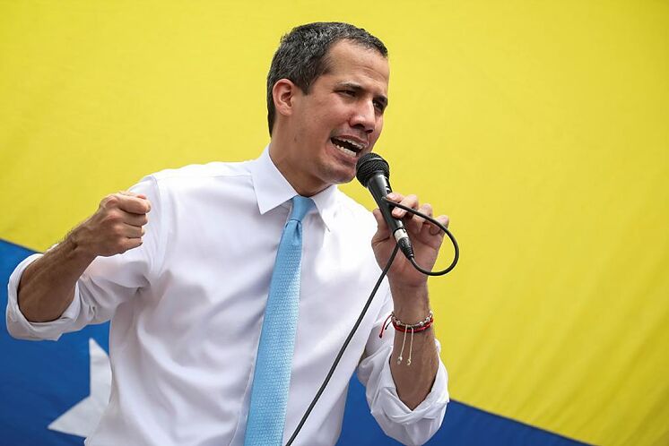 Guaidó advierte que el régimen aparenta “flexibilización”