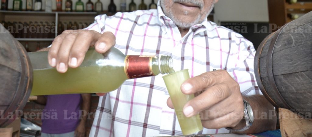 Tres personas en Aragua mueren tras ingerir licor adulterado