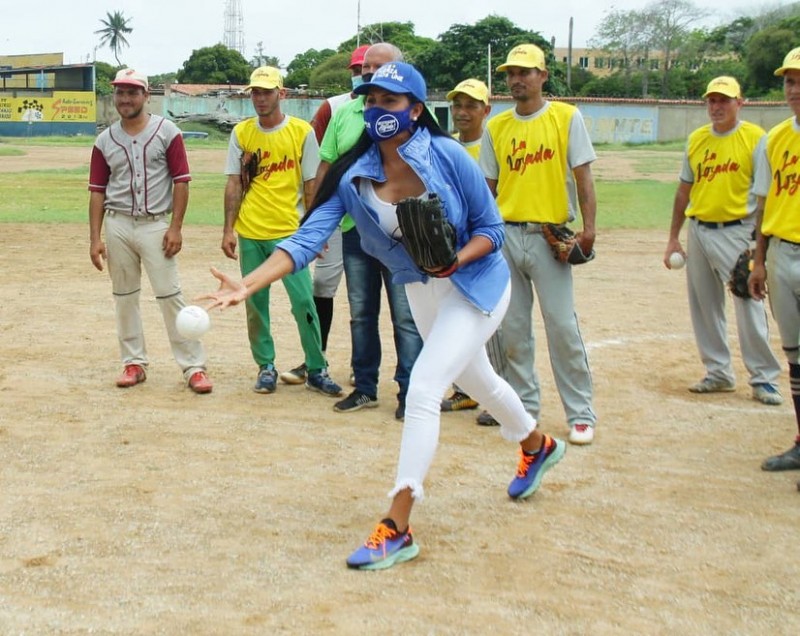 Leynys Malavé asistió a jornadas deportivas en comunidades de Porlamar