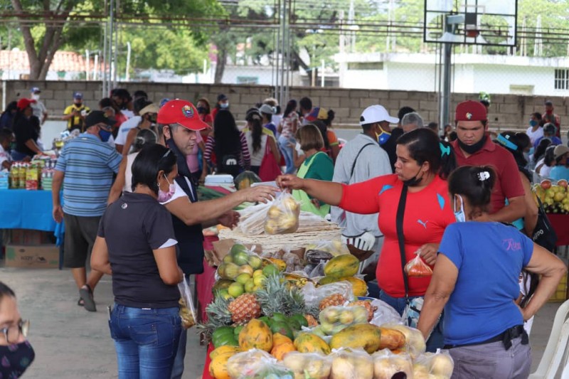 Mercado Popular distribuyó alimentos a más de 1.640 familias de Gómez
