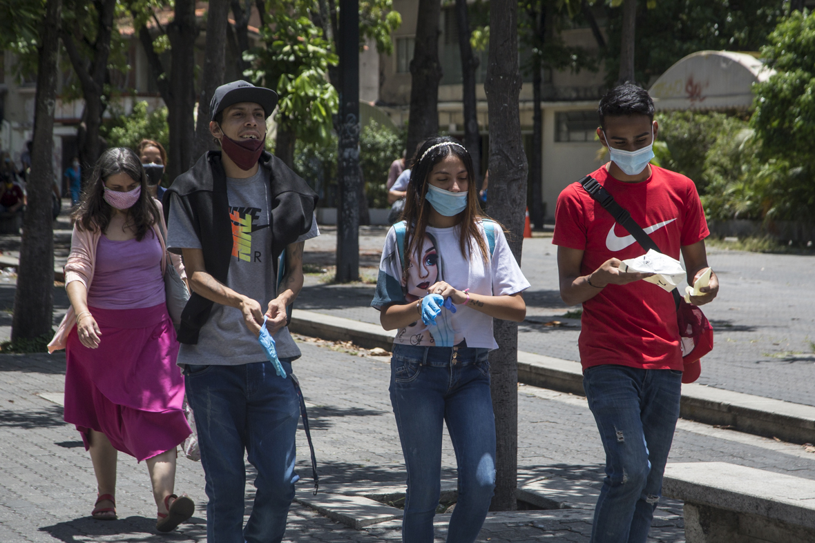 Reportan 1.200 nuevos casos de covid-19 y 12 fallecidos en Venezuela