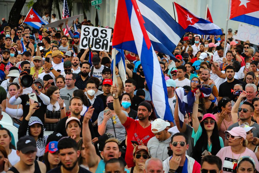 Estiman más de 5 mil detenidos y varios muertos tras protestas en Cuba