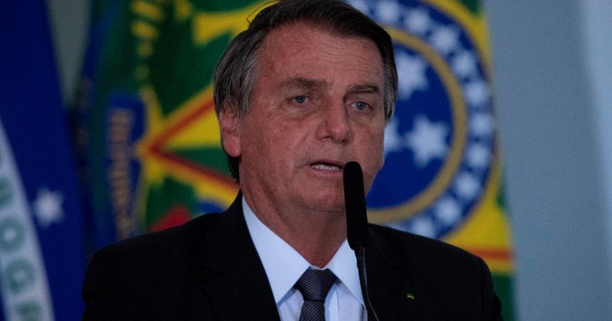 Bolsonaro sale del hospital tras cuatro días ingresado por obstrucción intestinal