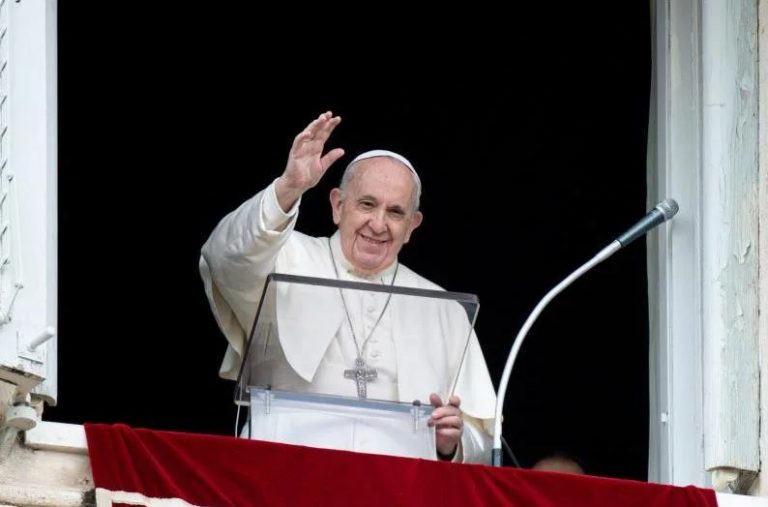 Papa Francisco pide diálogo y la solidaridad en Cuba