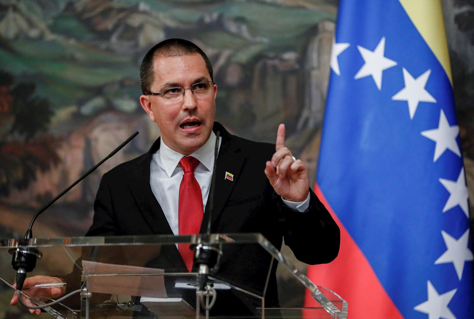 Arreaza aseguró a la misión de la UE que en Venezuela hay un “clima electoral favorable”
