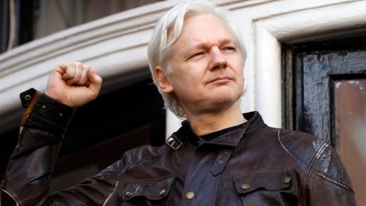 Ecuador le quita la nacionalidad al fundador de WikiLeaks, Julian Assange
