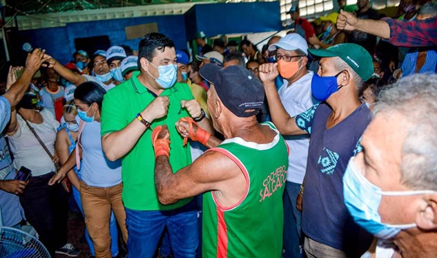 “El Chino” González ratificó su compromiso de abrir las puertas de canchas y estadios en Mariño