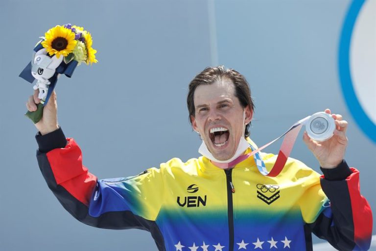 Medallista venezolano Daniel Dhers dictó taller para atletas nacionales
