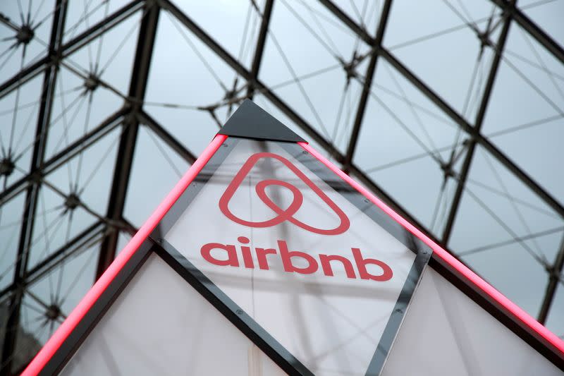 Airbnb alojará gratuitamente a 20.000 afganos refugiados por todo el mundo