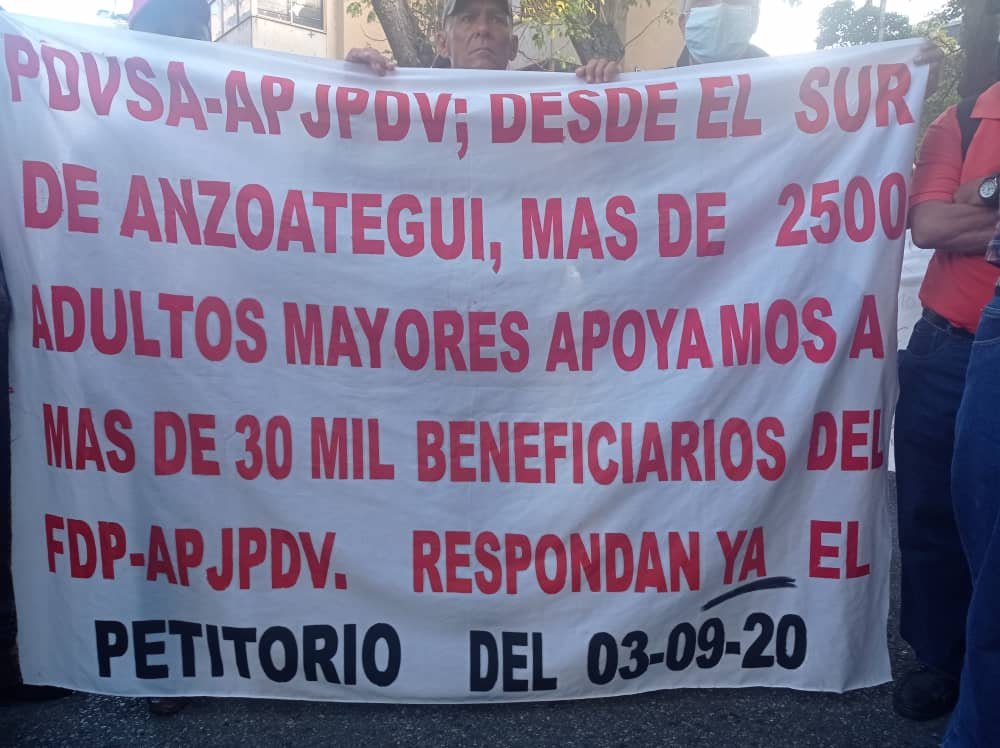 Jubilados de Pdvsa protestan por el pago de su fondo de pensiones