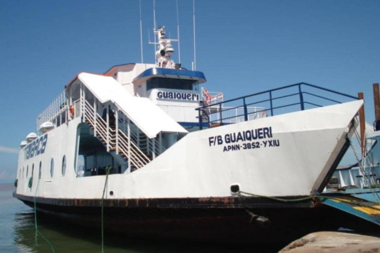 Ferry se detiene en Punta de Piedras con 113 pasajeros a bordo por malas condiciones climáticas