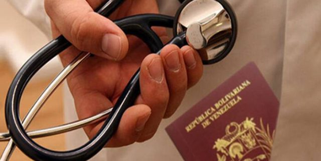 Más de 92.000 médicos y científicos han emigrado de Venezuela en los últimos años