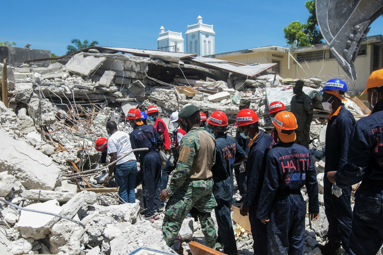 Encuentran en Haití a 24 sobrevivientes tras una semana del terremoto