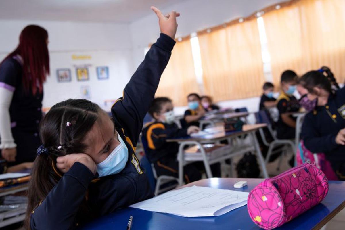 Perú declara en emergencia la educación pública