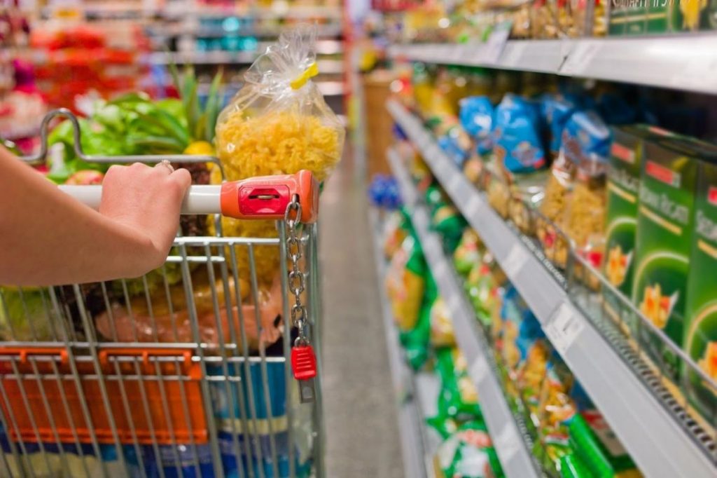 Canasta alimentaria aumentó casi 59 dólares más que en enero