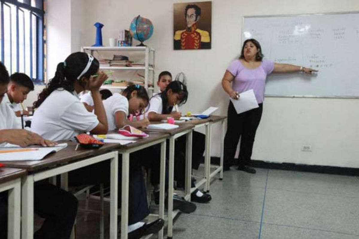 Aseguran que docentes venezolanos no ganarán más de 35 dólares al mes