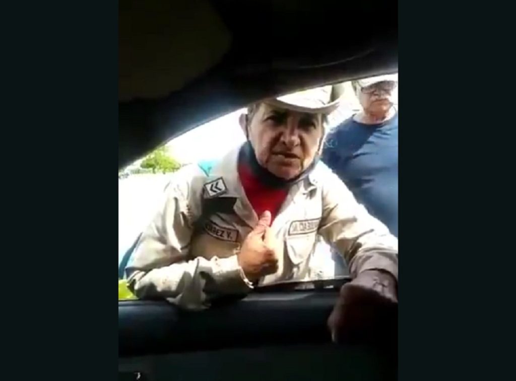 Miliciana que se hizo viral tras cargar contra Maduro se retracta (+Video)