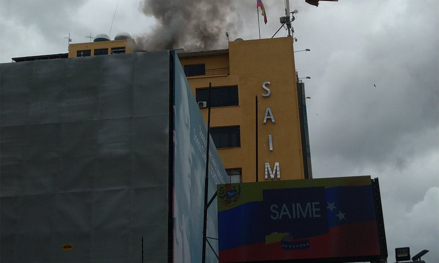 Sede principal del Saime ardió en llamas este #17Ago