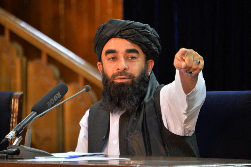Talibanes prohíben a afganos ir al aeropuerto en medio de las evacuaciones