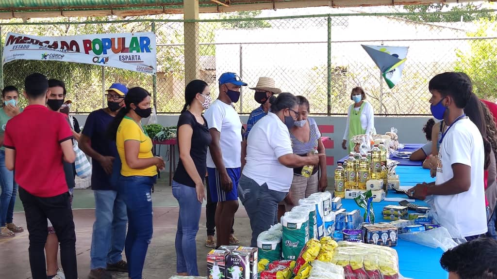 Mercado Popular benefició a familias en García con la venta de 5.5 toneladas de alimentos