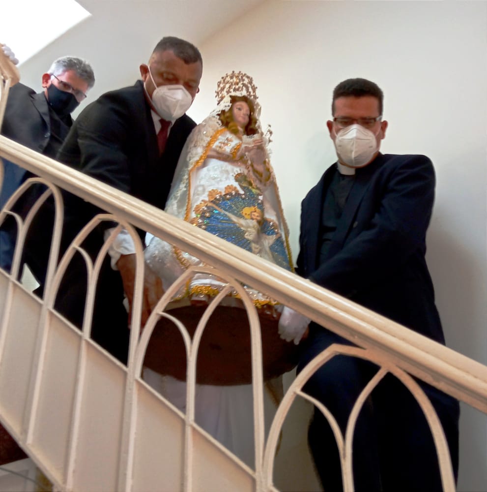 Así fue la tradicional bajada de la Virgen del Valle en Nueva Esparta (+Fotos)