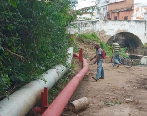 Más de 22 metros de tubería de aguas blancas fueron sustituidas en Puente Colonial de La Asunción