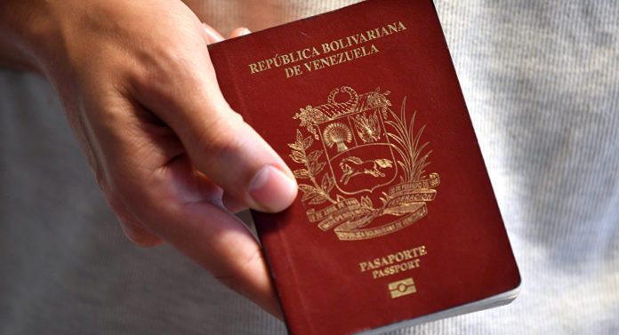 Panamá reconocerá pasaportes venezolanos vencidos hasta el 12 de diciembre