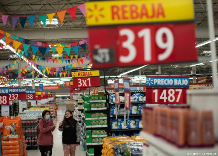 Argentina congela precios de los alimentos por tres meses para detener la inflación