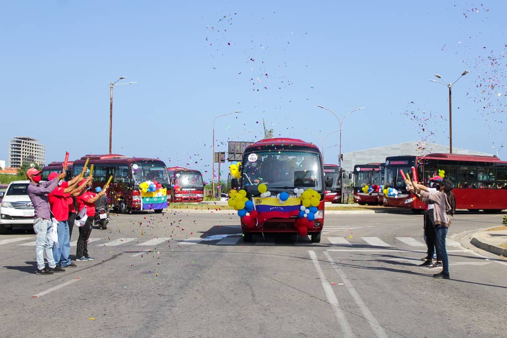 Entregan 12 unidades nuevas de autobuses para fortalecer la flota de Bus Margarita