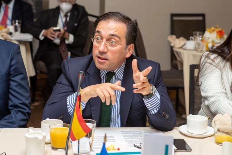 Canciller de España expresa decepción por la suspensión de las negociaciones en Venezuela
