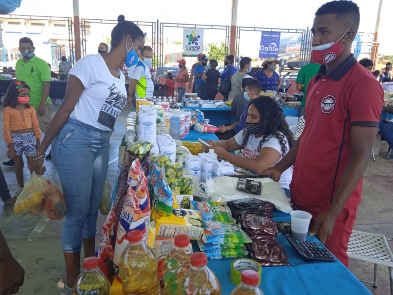 Distribuyen alimentos a más de 5.300 familias en Campomar