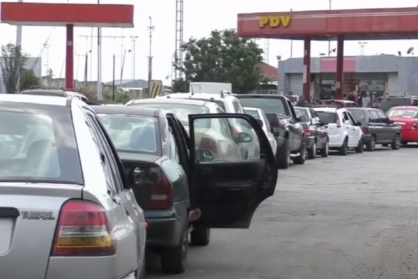 Precio de gasolina subsidiada aumenta a Bs 0.10 el litro desde este #24Oct