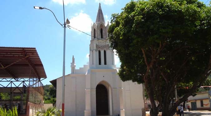 Comunidad recupera espacios de la iglesia de San Sebastián en Gómez