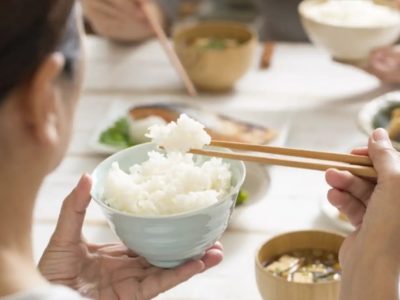 los japoneses para preparar el arroz